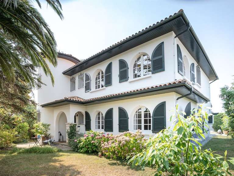 Maison Hendaye - 6 chambres - 202m²