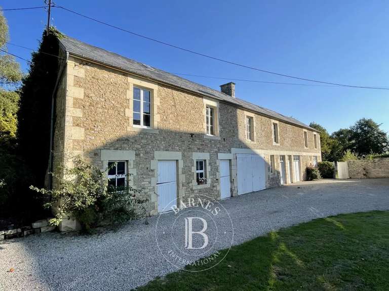 Maison Hottot-les-Bagues - 6 chambres - 372m²