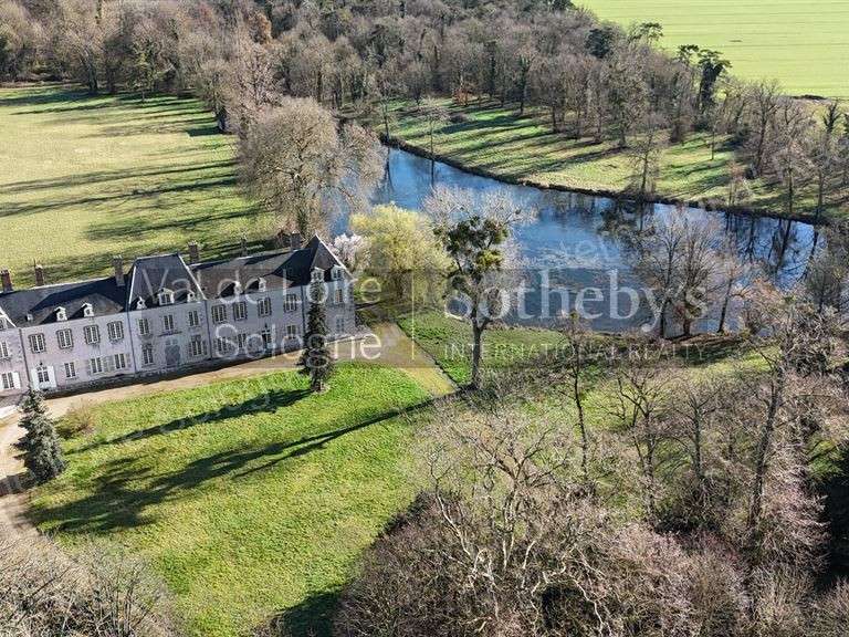 Château Huisseau-sur-Mauves - 11 chambres - 900m²