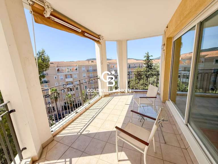 Appartement Hyères - 3 chambres - 101m²