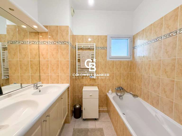 Appartement Hyères - 3 chambres - 101m²