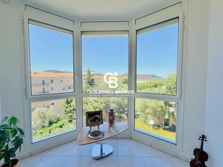 Appartement Hyères - 3 chambres - 101m²