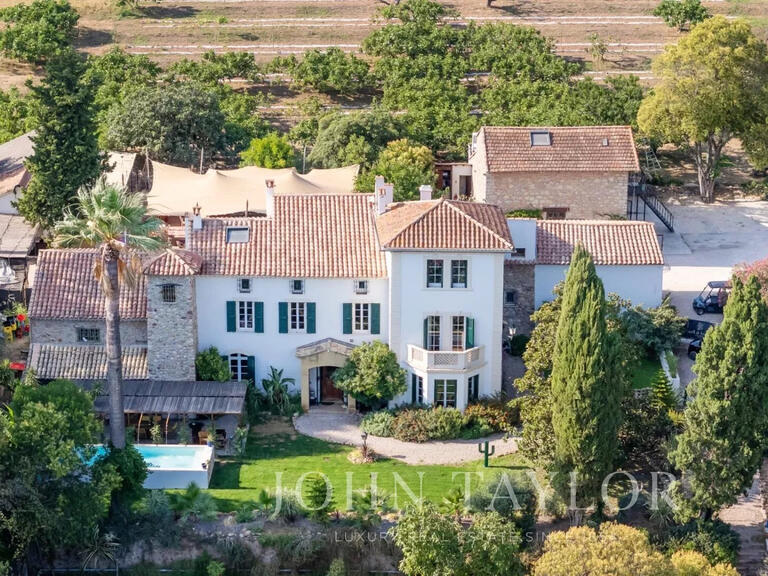 Château Hyères - 644m²