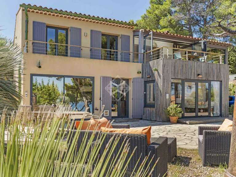 Villa with Sea view Hyères - 3 bedrooms - 200m²