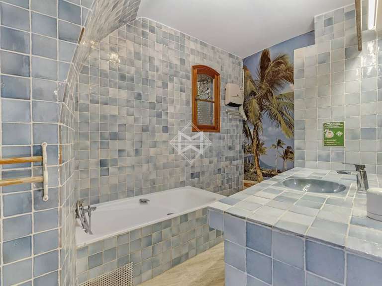 Villa Hyères - 7 bedrooms - 370m²