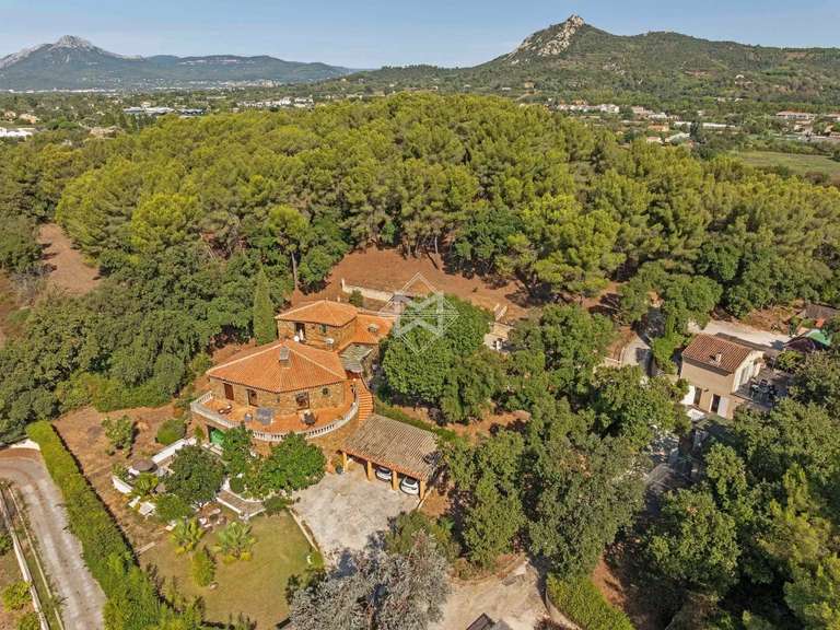 Villa Hyères - 7 bedrooms - 370m²