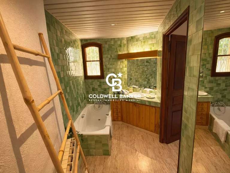 Villa Hyères - 7 bedrooms - 360m²