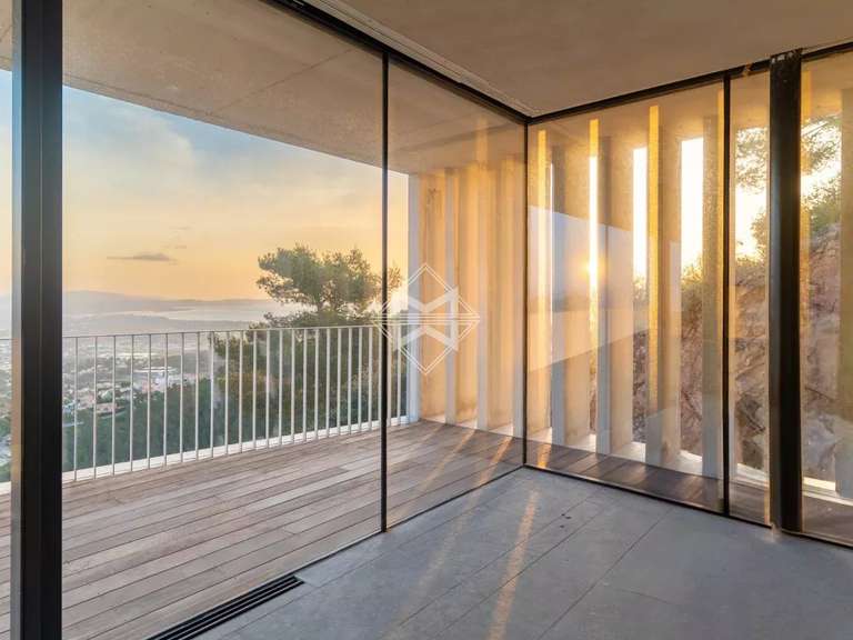 Villa Hyères - 5 bedrooms - 300m²