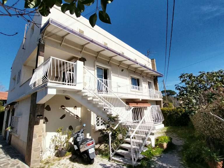 Villa avec Vue sur mer Hyères - 7 chambres - 233m²