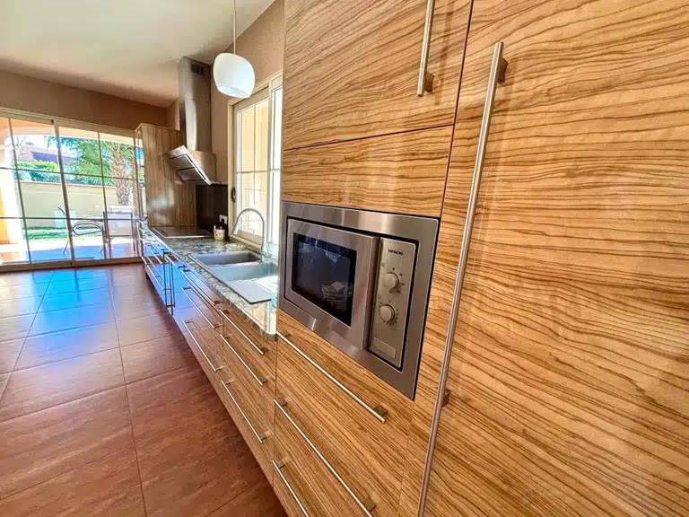 House Idron - 5 bedrooms - 237m²