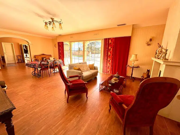 House Idron - 5 bedrooms - 237m²