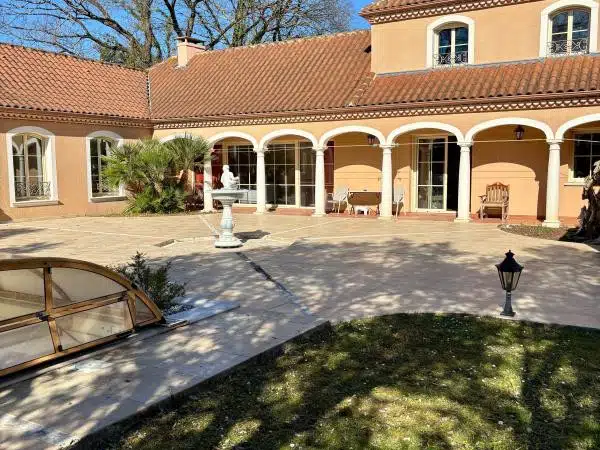House Idron - 5 bedrooms - 237m²