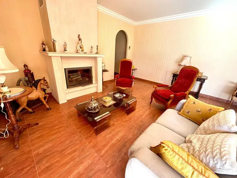 House Idron - 5 bedrooms - 237m²