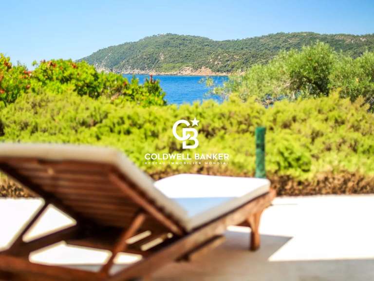 Villa with Sea view ile-du-levant - 3 bedrooms - 3842m²