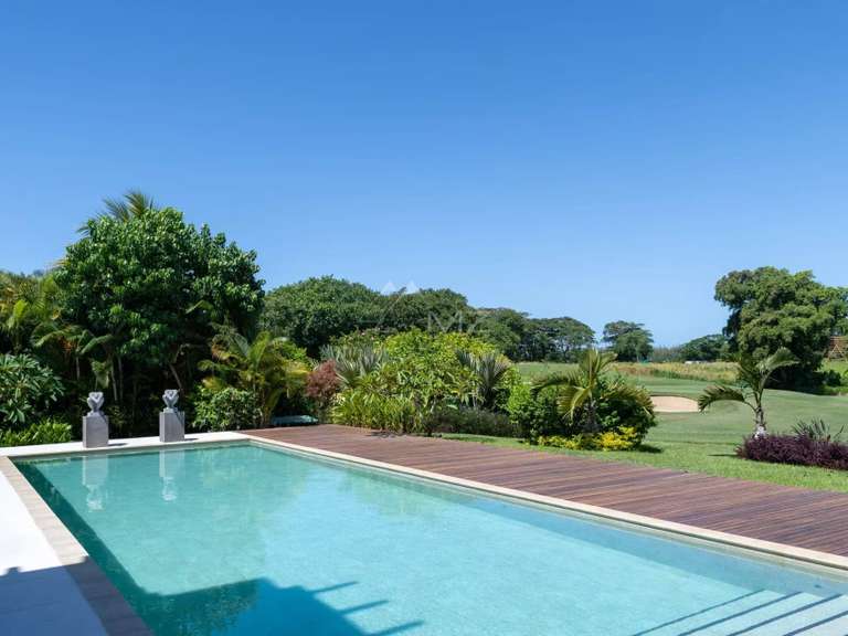 House Mauritius - 4 bedrooms - 304m²