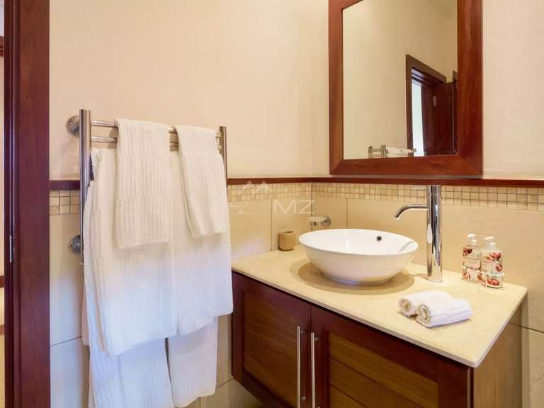 Villa Mauritius - 4 bedrooms - 302m²