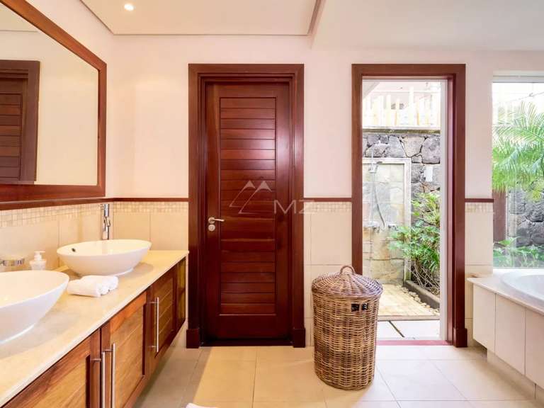 Villa Mauritius - 4 bedrooms - 302m²