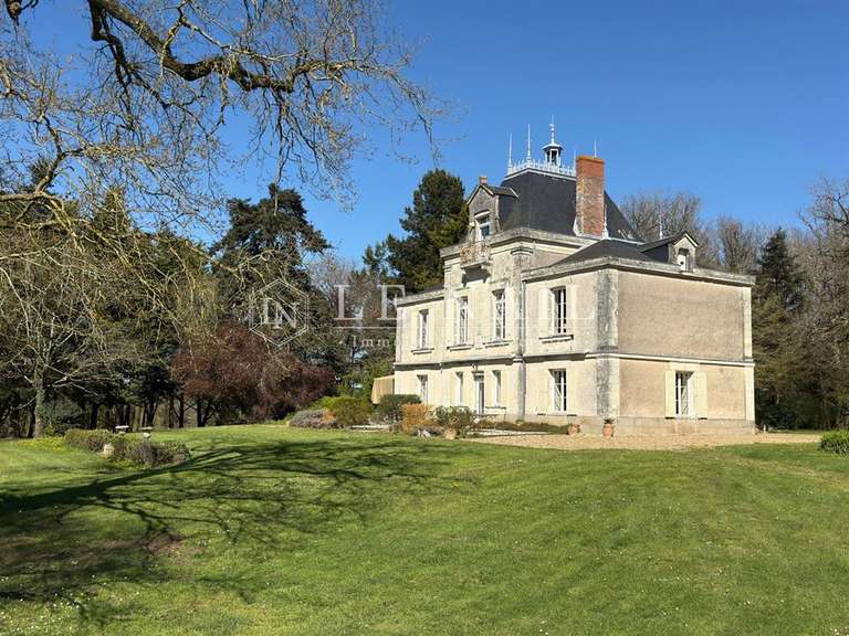 Propriété Ingrandes-le-Fresne-sur-Loire - 5 chambres - 255m²
