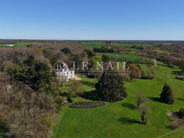 Propriété Ingrandes-le-Fresne-sur-Loire - 5 chambres - 255m²