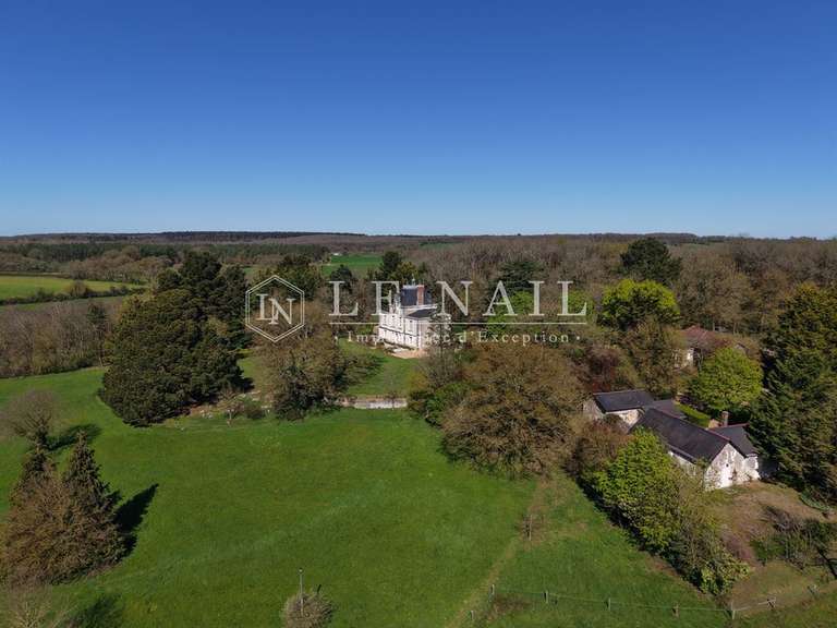 Propriété Ingrandes-le-Fresne-sur-Loire - 5 chambres - 255m²