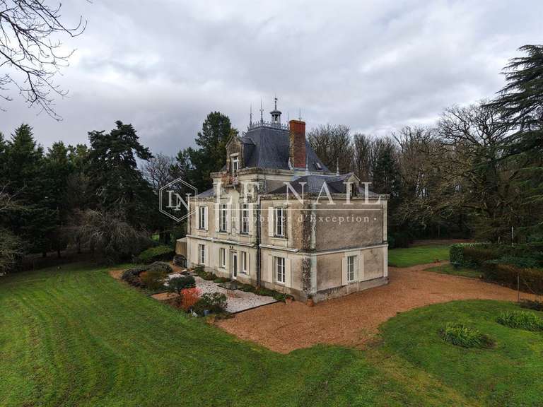 Propriété Ingrandes-le-Fresne-sur-Loire - 5 chambres - 255m²
