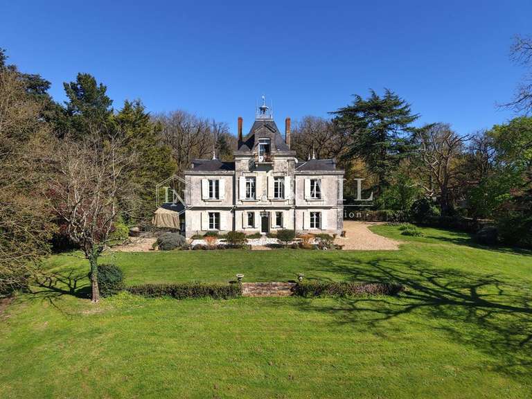 Propriété Ingrandes-le-Fresne-sur-Loire - 5 chambres - 255m²