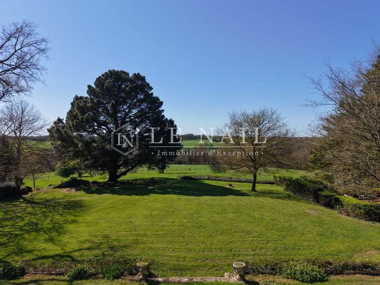 Propriété Ingrandes-le-Fresne-sur-Loire - 5 chambres - 255m²