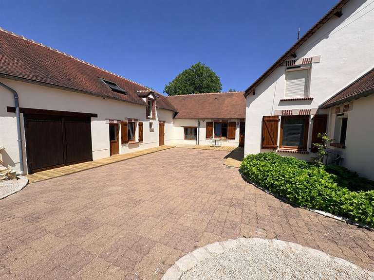 Maison Ingré - 6 chambres - 254m²