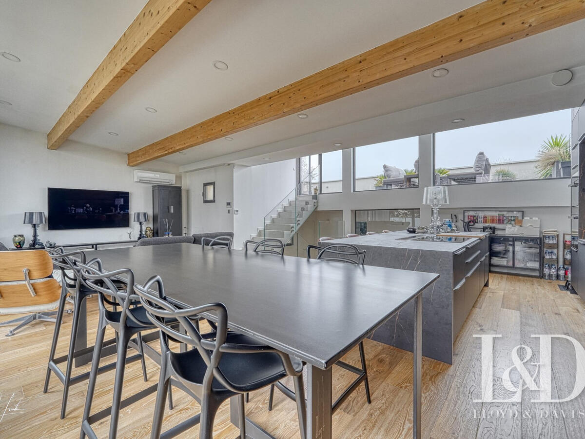 Apartment Issy-les-Moulineaux