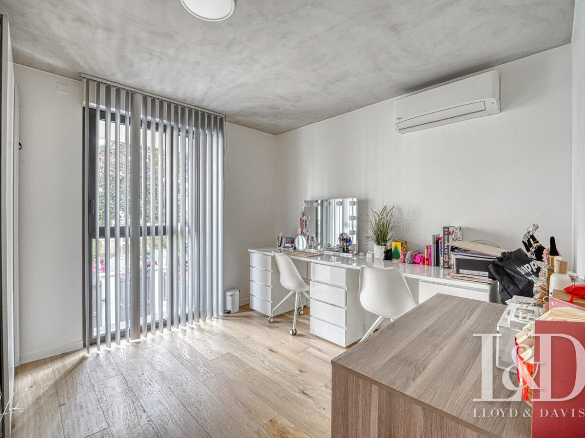 Apartment Issy-les-Moulineaux