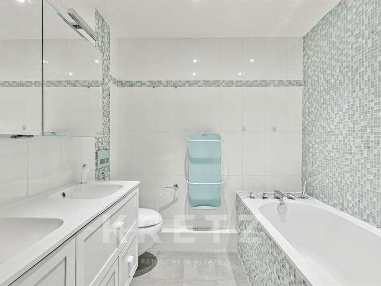 Appartement Issy-les-Moulineaux - 4 chambres - 147m²