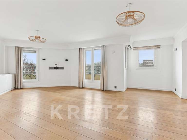 Appartement Issy-les-Moulineaux - 4 chambres - 147m²