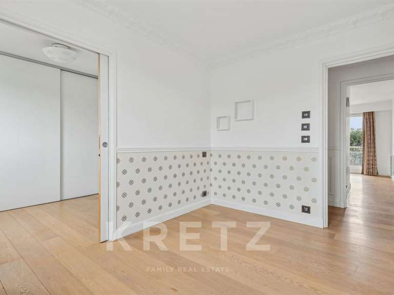 Appartement Issy-les-Moulineaux - 4 chambres - 147m²
