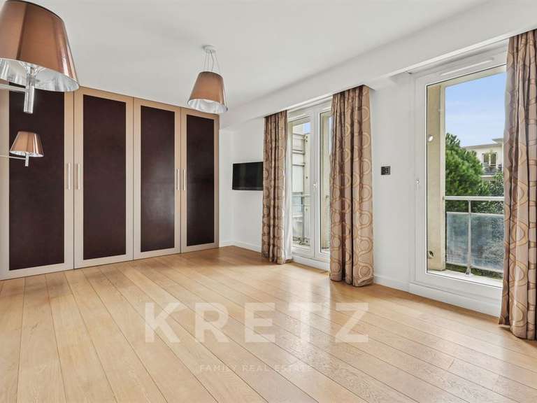 Appartement Issy-les-Moulineaux - 4 chambres - 147m²
