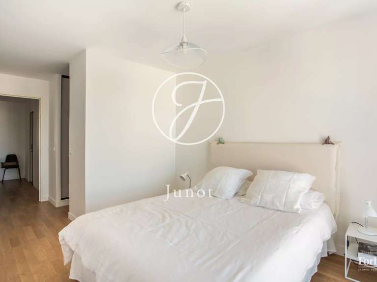 Appartement Issy-les-Moulineaux - 2 chambres - 84m²