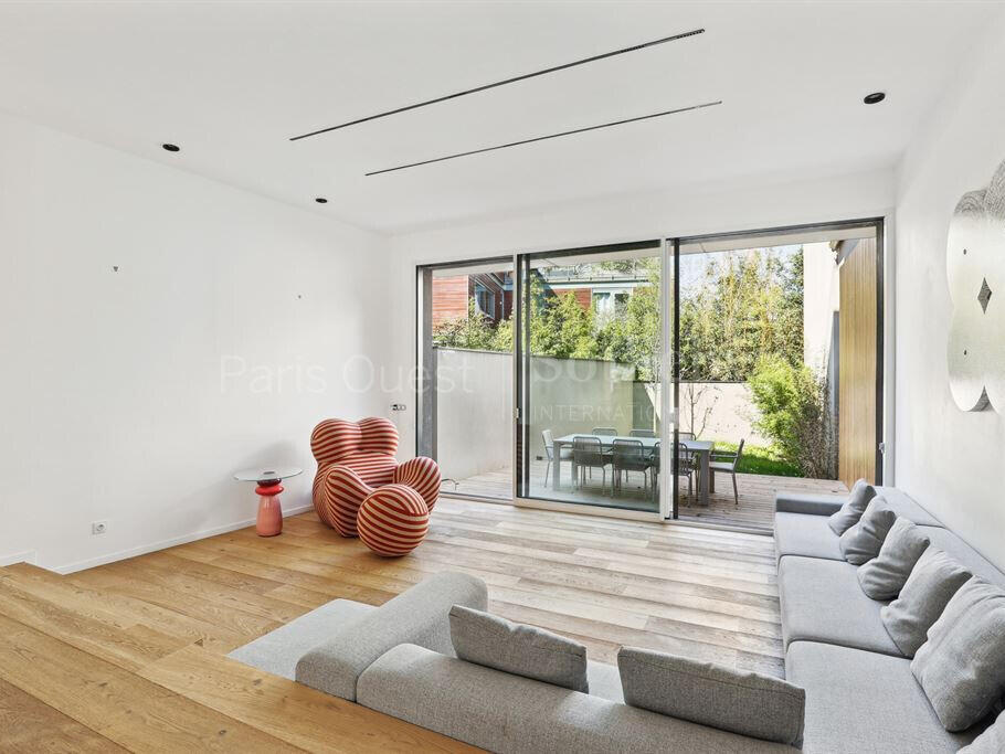 House Issy-les-Moulineaux