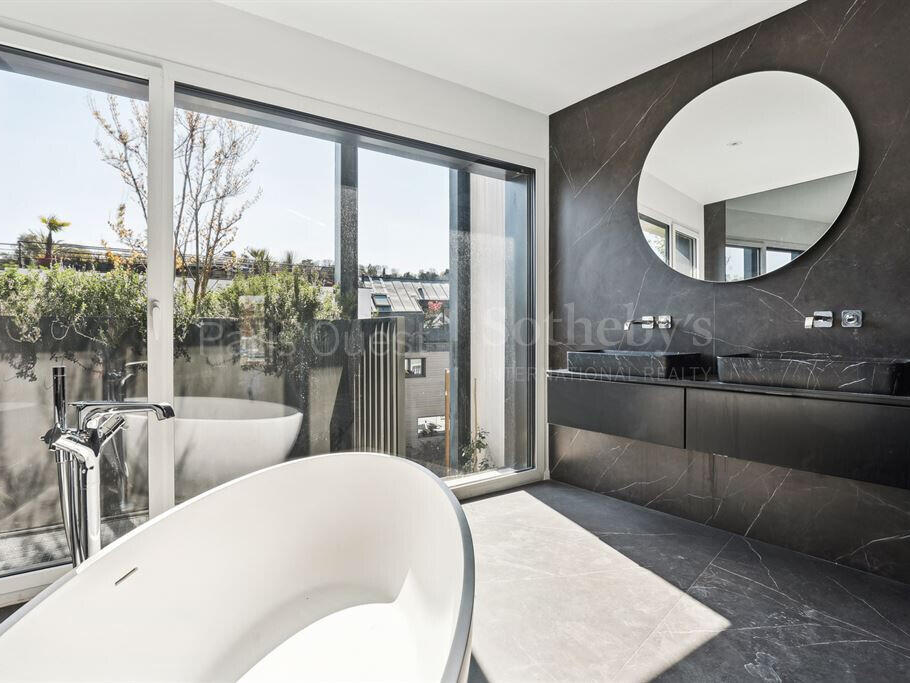 House Issy-les-Moulineaux