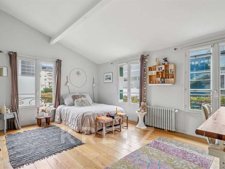 Maison Issy-les-Moulineaux - 4 chambres - 200m²