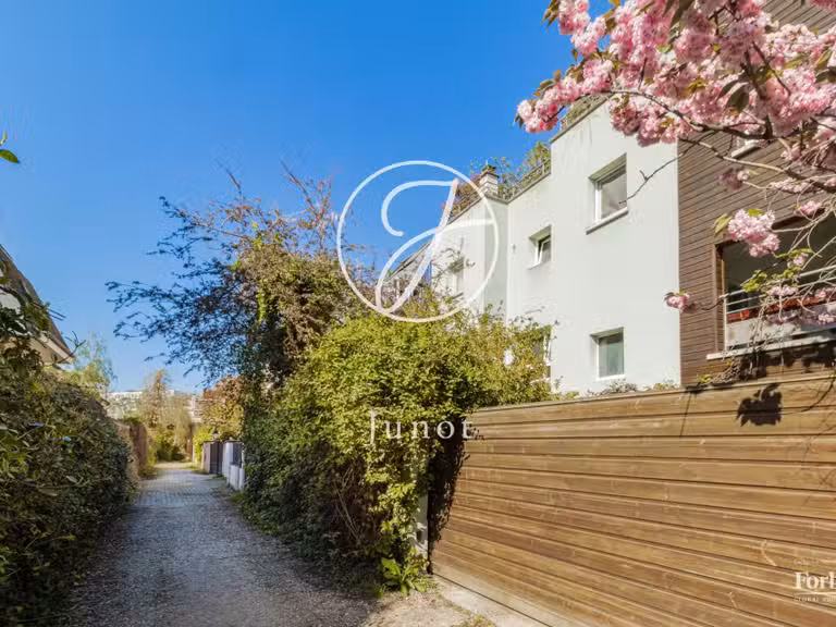 Maison Issy-les-Moulineaux - 5 chambres - 287m²