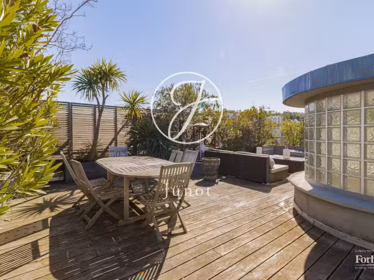 Maison Issy-les-Moulineaux - 5 chambres - 287m²