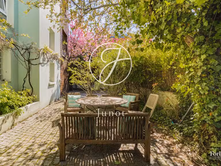 Maison Issy-les-Moulineaux - 5 chambres - 287m²