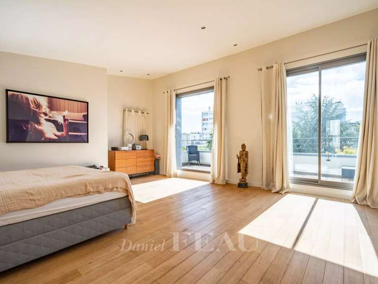 Maison Issy-les-Moulineaux - 6 chambres - 700m²