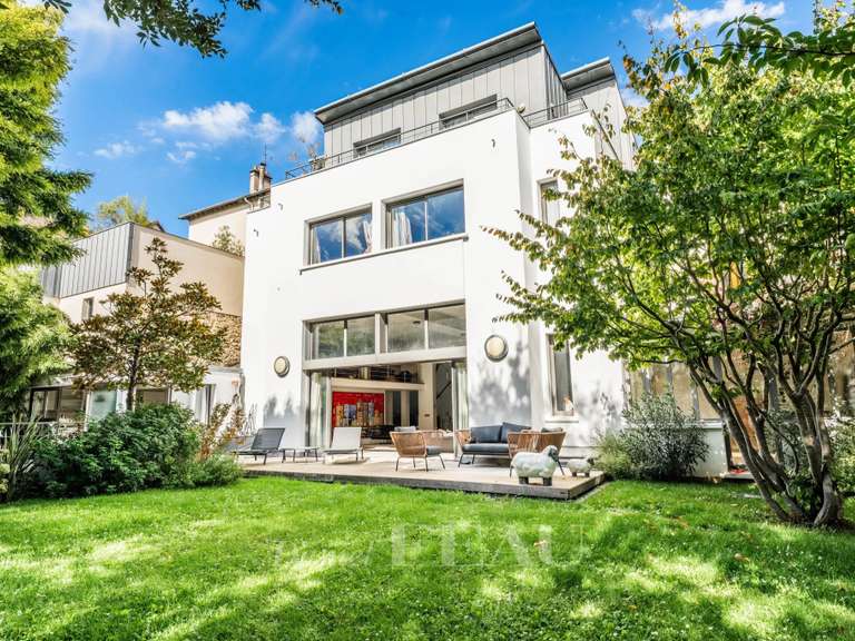 Maison Issy-les-Moulineaux - 6 chambres - 700m²