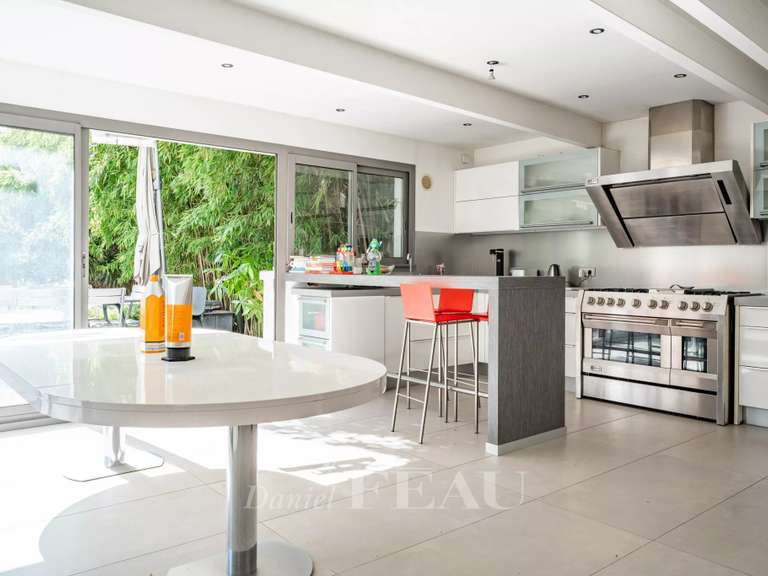 Maison Issy-les-Moulineaux - 6 chambres - 700m²
