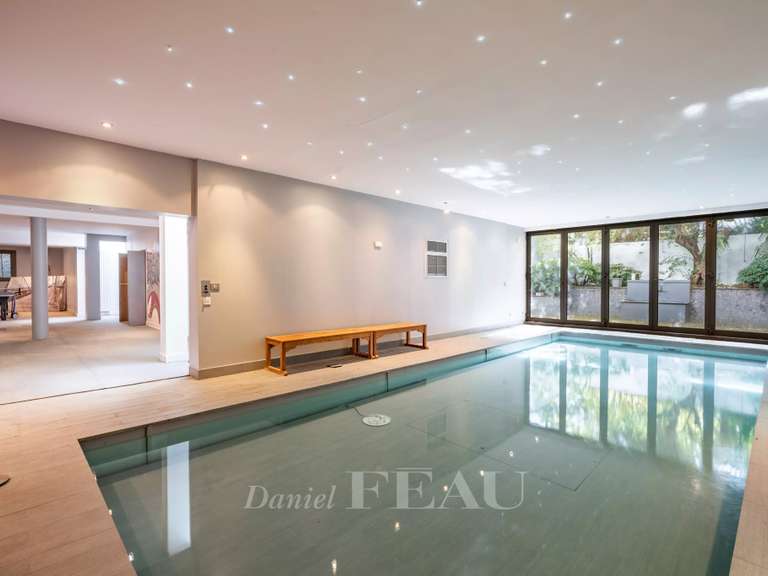 Maison Issy-les-Moulineaux - 6 chambres - 700m²