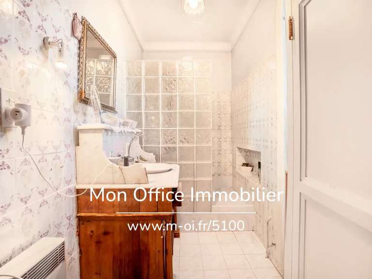 Maison Istres - 3 chambres - 205m²