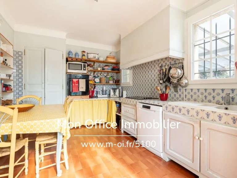 Maison Istres - 3 chambres - 205m²