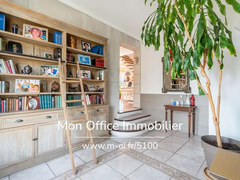 Maison Istres - 3 chambres - 205m²