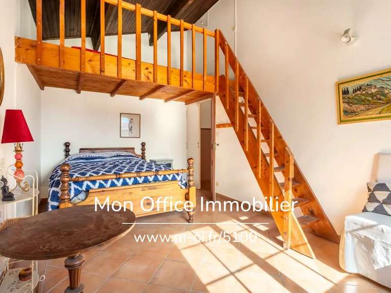 Maison Istres - 3 chambres - 205m²