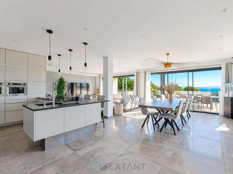 House Istres - 6 bedrooms